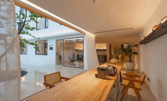 Jueshanju Hotel (Huashan North Station)