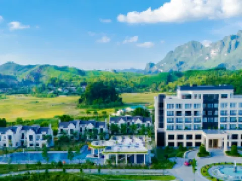 Venusgiti Hotspring Resort & Spa Hotels in Kim Boi District