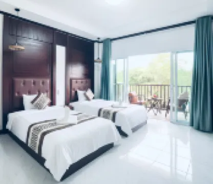 Intimate Riverside Resort Vang Vieng