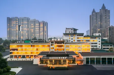 Madison Hotel of Pangdonglai on Jinsui Avenue in Xinxiang