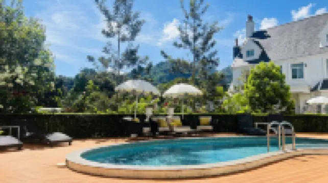 ヒルズボロー イングリッシュカントリーハウス ホテル＆レジャー