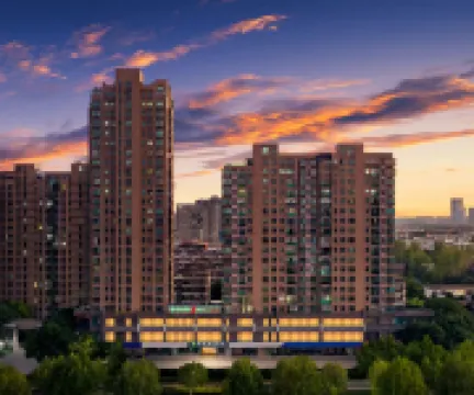 GreenTree Inn Hotels near Nanhu Revolution Memorial Hall