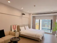 Guiyue Loft Movie Homestay Hotel a 