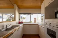 Queenstown Lakeside Gem: 3 BDR, Wi-Fi & Parking - Villas