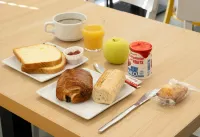 B&B HOTEL Pau Zénith - breakfast