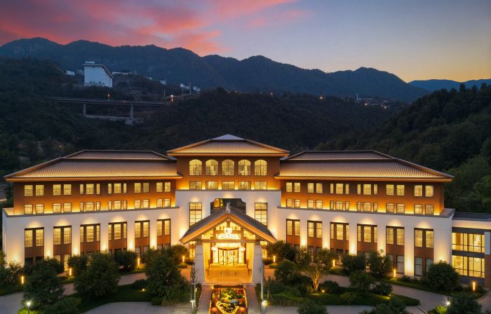 Jiutian Hotsprings Hotel