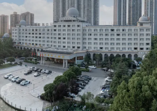 Tiancheng International Hotel (Xiantao Mian Street Branch)