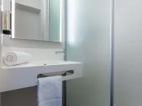 B&B โรงแรมชาร์ทร์ โอเชียน โรงแรมในชาทร์