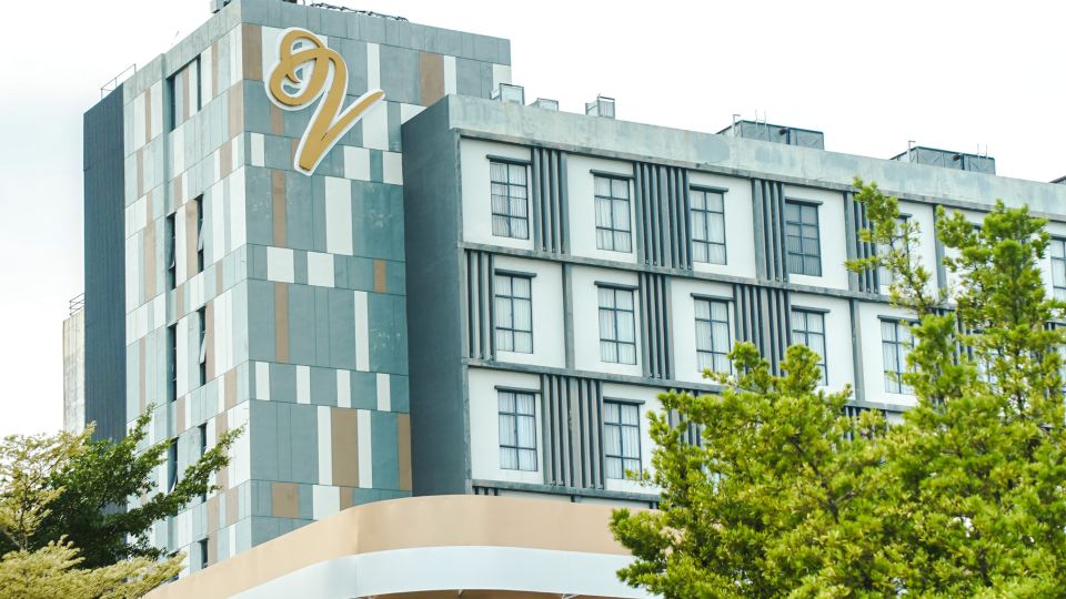 Vangohh Eminent Hotel