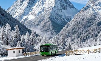 Siguniang Mountain Nation Park Hotel(The most popular and convenient hotel for overseas guests)