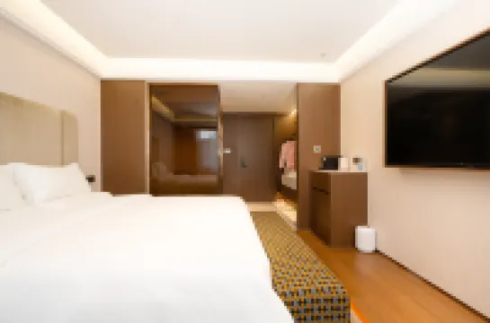 Ju Hotel (Dali Binchuan Golden City Impression Branch)