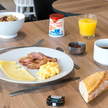 B&B Hotel Laval Ouest