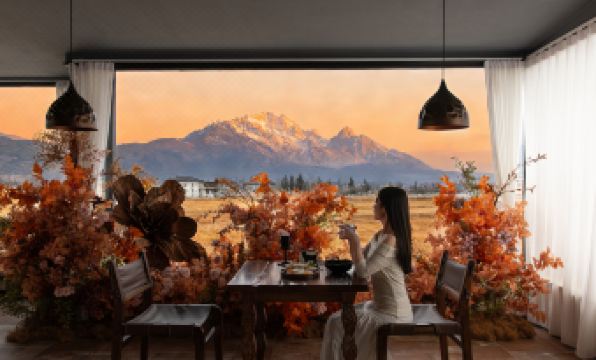 ShanJuanYun Panoramic Sunlit Yulong Snow Mountain Hotel