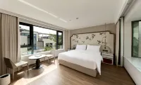 Muxi AffordableLuxury Light Luxury Homestay (Kunming Dianchi Lake Scenic Area)