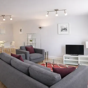 Roomspace Apartments -The Courtyard Отели рядом с достопримечательностью «Уимблдон»