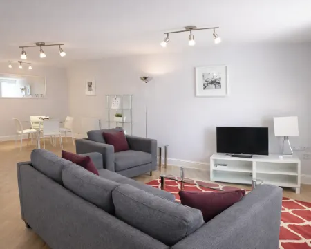 Roomspace Apartments -The Courtyard Hotels in Wimbledon