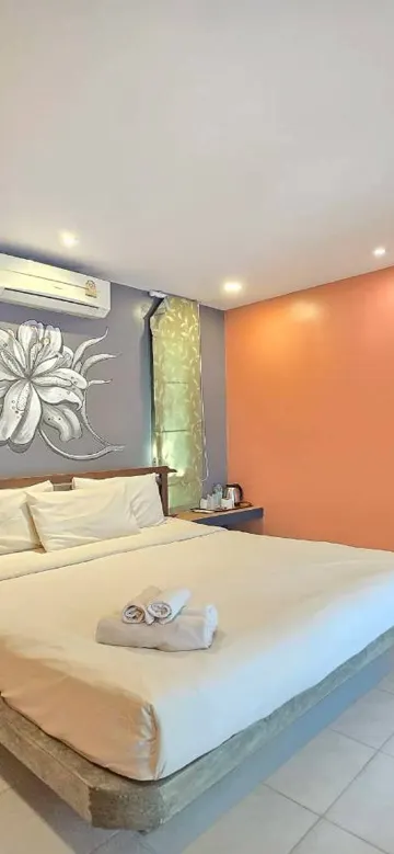 ห้องทันสมัย เตียงใหญ่ 1 เตียง ไม่มีอ่างอาบน้ำ