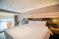 ‌Home Inn Select Hotel‌ - พร้อมระเบียง