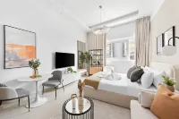 سلكهاوس برج إيه إس بي Hotels near دبي آوتليت مول
