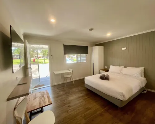Young Caravan and Tourist Park Hotels in Young
