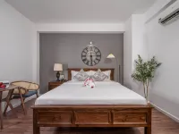 KLY Hotel & Retreat Hotels near Back beach