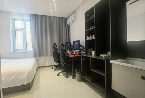 Top player themed hotel - 2 ดาว