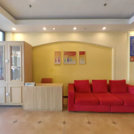 Pebble Hotel (Tonghua Ouya Jiangnan Street) Отели в г. Тунхуа