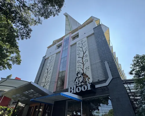 Hemangini Hotel Bandung Hotels near Tjendana Bistro