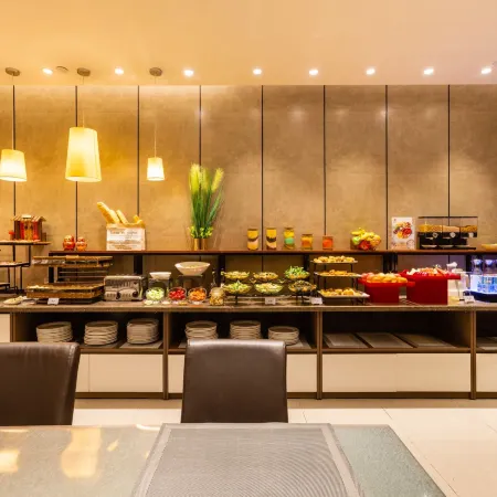 Homeinn Plus Hotel (Harbin Central Avenue)