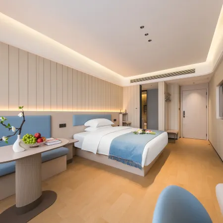 Xingcheng Hotel (Bijie Weining Caohai Railway Station)