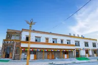 Xiyue Hotel (Sangke Grassland Scenic Area) - parking