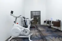 Ease Yue Hotel (Xuchang Golden Triangle Pangdonglai) - Gym