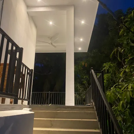 The Royal Ember Hotels in Arugam