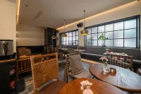 Lucky Star Hotel - 2つ星