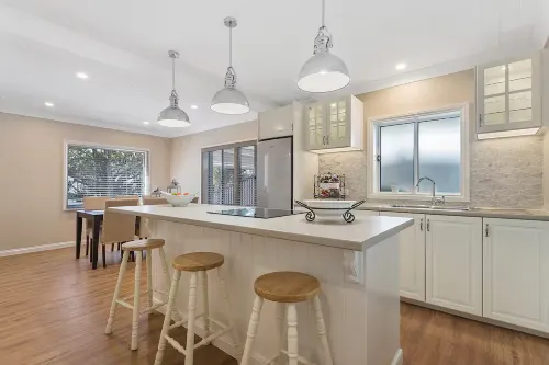 MetaWiseBnB Waterfront 3BR Coastal Escape - 4-Star