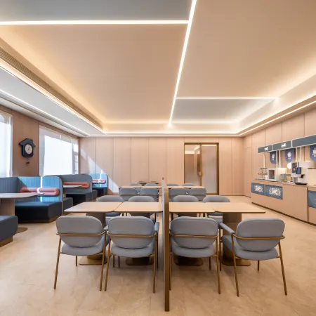 Hanting Hotel (Wuhan Optics Valley Canglong Island Branch)