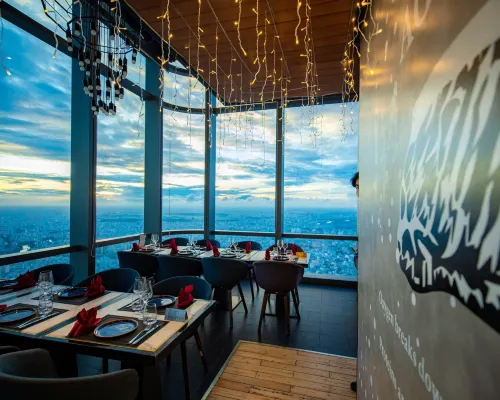 Landmark 81 Sky Suites-WW Hotels near كوان بِن تان