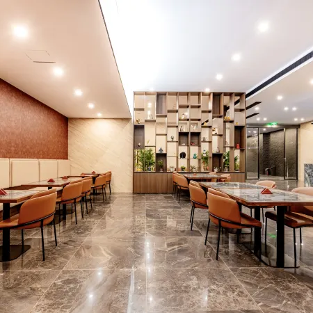 Yixuan Hotel (Kaifeng Drum Tower Square)