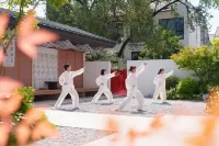 Wudang Mountain Tai Chi Guanyi Hot Spring Resort - ที่มีฟิตเนส