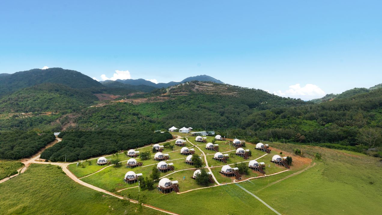 18° North Latitude Tent Hotel (Wanning Riyue Bay)