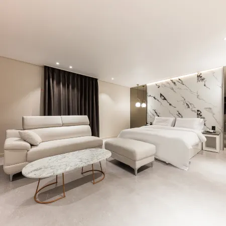 HOTELIUM