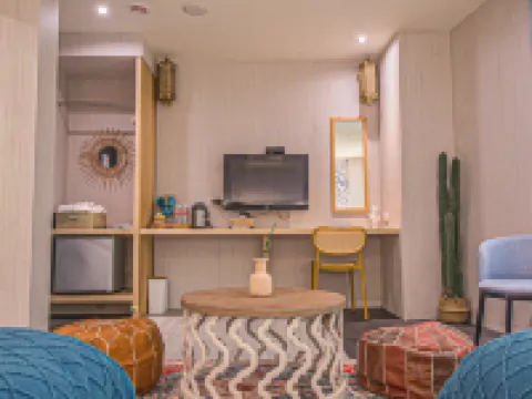 โรงแรมอาแชร์ โรงแรมในอี๋หลาน