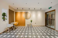 Jiqing Hotel (Lishuizhongshan Street) Hotel di Lishui