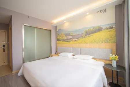 Ease Hotel · fun (The Three Gorges Electric Power Vocational College, CBD, Yichang)