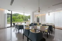 Ruo Yin•Natural Oxygen Bar Home Stay - Breakfast
