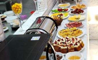 5. 서머 2 호텔..