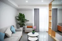 Century Baidu Garden Hotel (Lingang Xintiandi Zijin Plaza) Hotels near University of Electronic Science and Technology