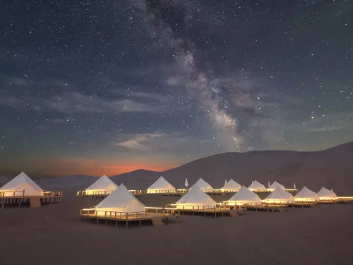 Dunhuang Mingsha Mountain Xingye Desert Camping Starry Sky Hotel
