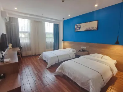 Shengyi Hotel (Yichang Hongqiao International Branch) Hotels near Binjiang Park