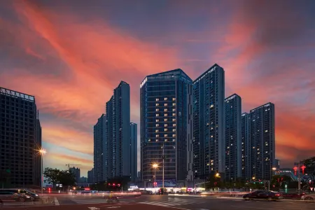 Jingsen Hotel (South High-speed Railway Station International Convention and Exhibition Center) Отели рядом с достопримечательностью «Hunan Biological and Electromechanical Polytechnic (Donghu Campus)»